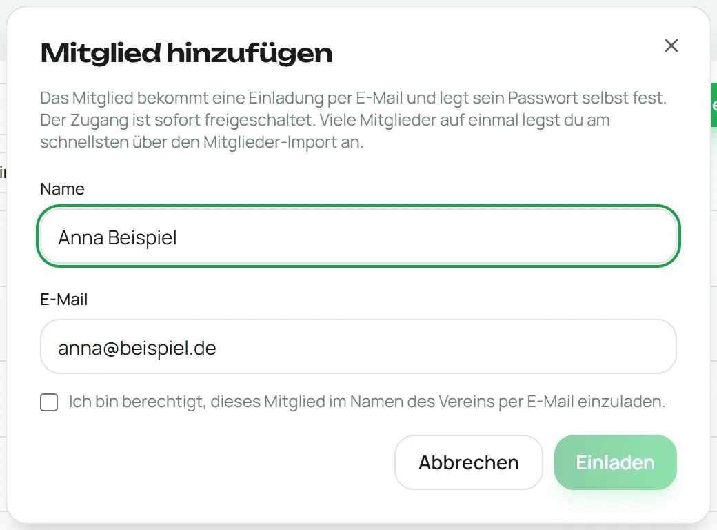 Mitglied hinzufügen: Name, E-Mail und Bestätigung, dann „Einladen“